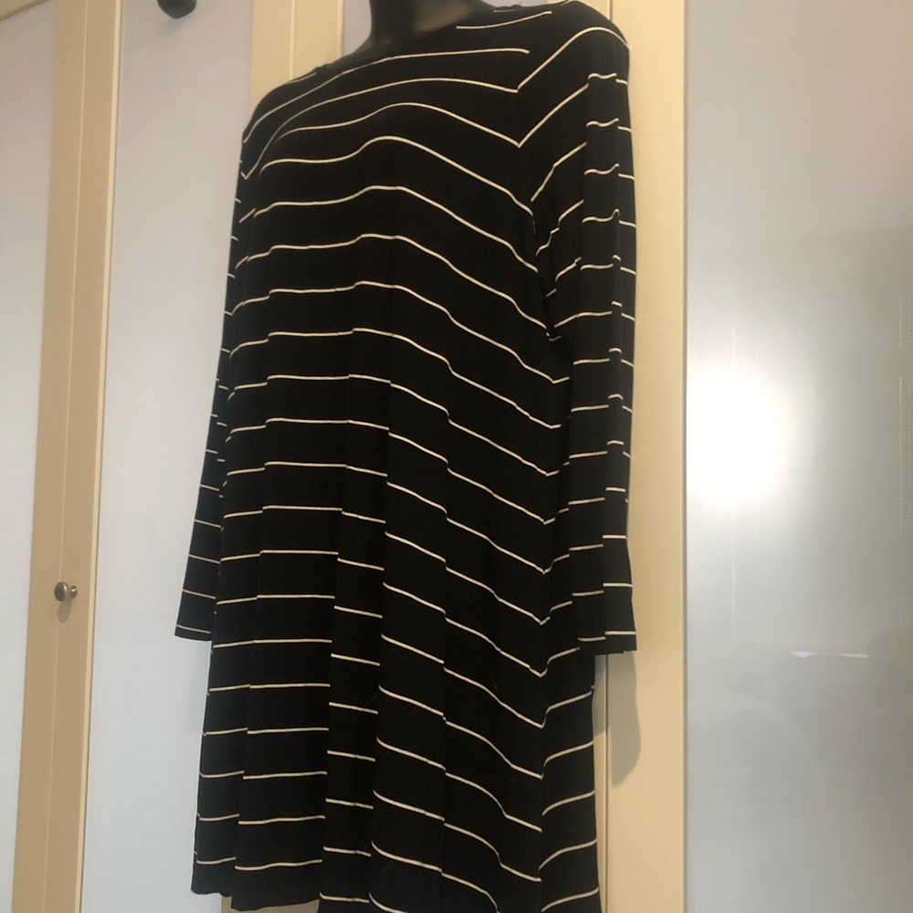 Ava & Viv B&W Striped Tunic Dress